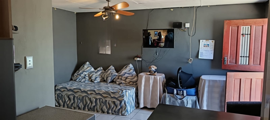 1 Bedroom Property for Sale in Avian Park Western Cape